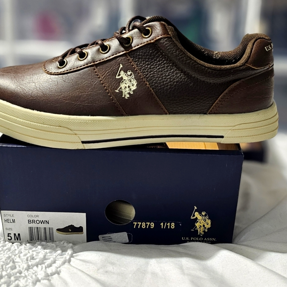 Size 5 youth/mens, brown, loafer